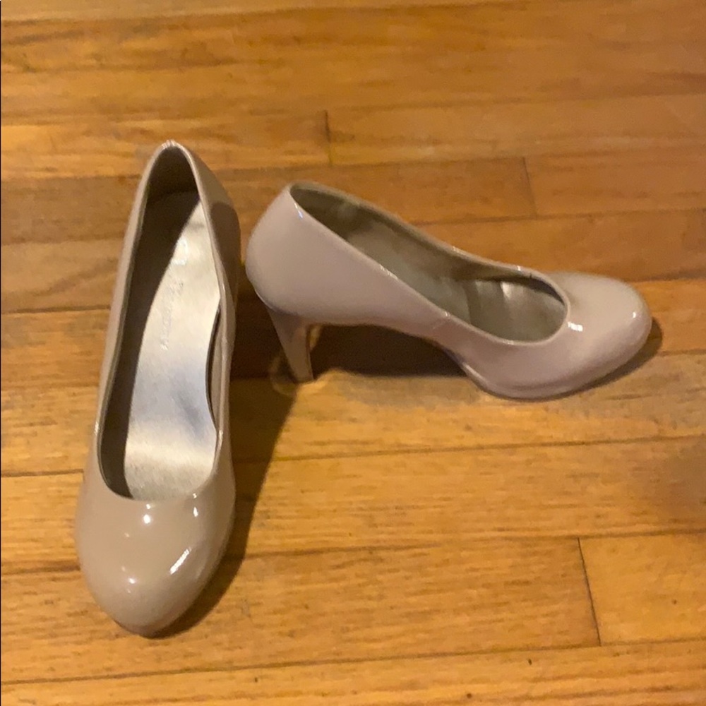 Nude high heals